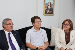 BAŞKAN FATMA ŞAHİN’DEN LGS ŞAMPİYONLARINA TAM ALTIN ÖDÜLÜ