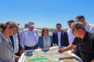 Şahin, Mavikent-Havalimanı Yolu'ndaki Çalışmaları Yerinde İnceledi