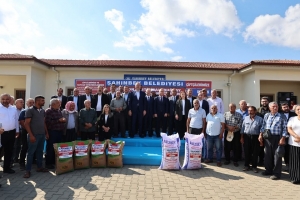 Şahinbey Belediyesi'nden çiftçilere bin 800 ton tohum desteği