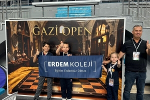 Erdem Koleji Öğrencilerinden Uluslararası Satranç Turnuvasında Çifte Başarı